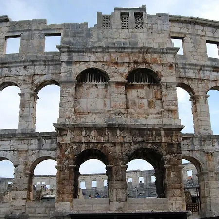 Seaview Arena Pula