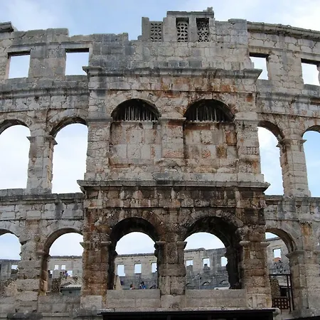 Seaview Arena Pula