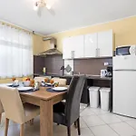 Seaview Arena Appartement *